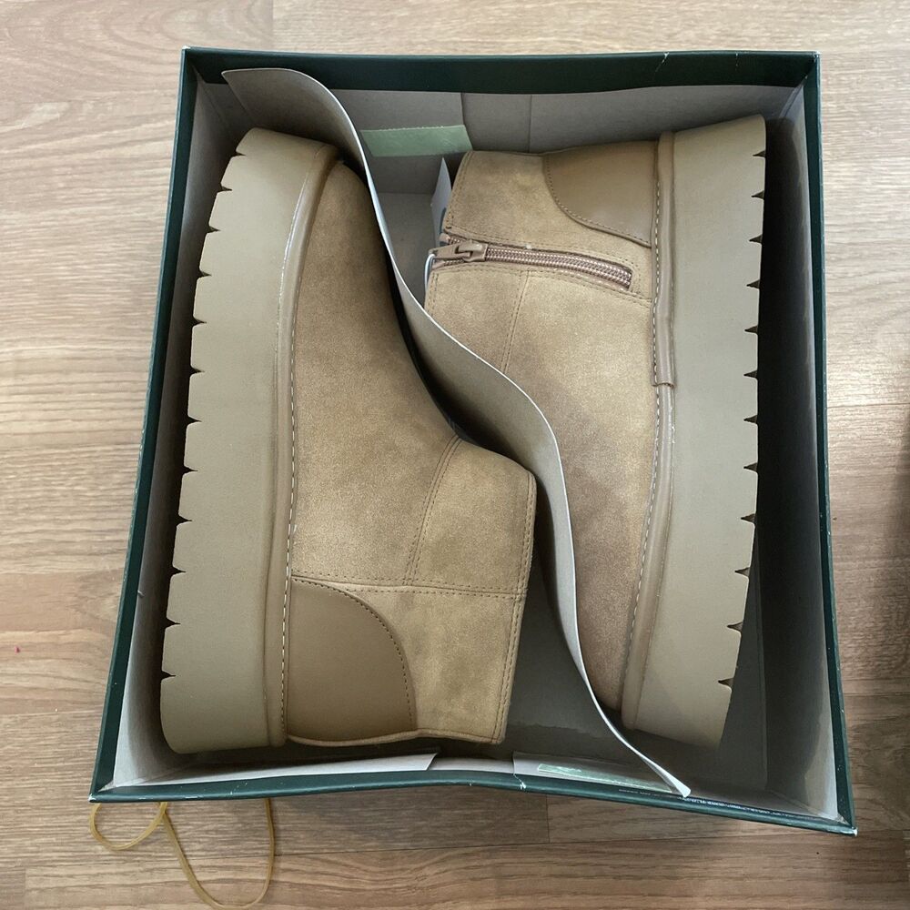 Wild Fable Missy Platform Boots Size 8 NIB Beige Chunky Lug Sole Faux Suede New